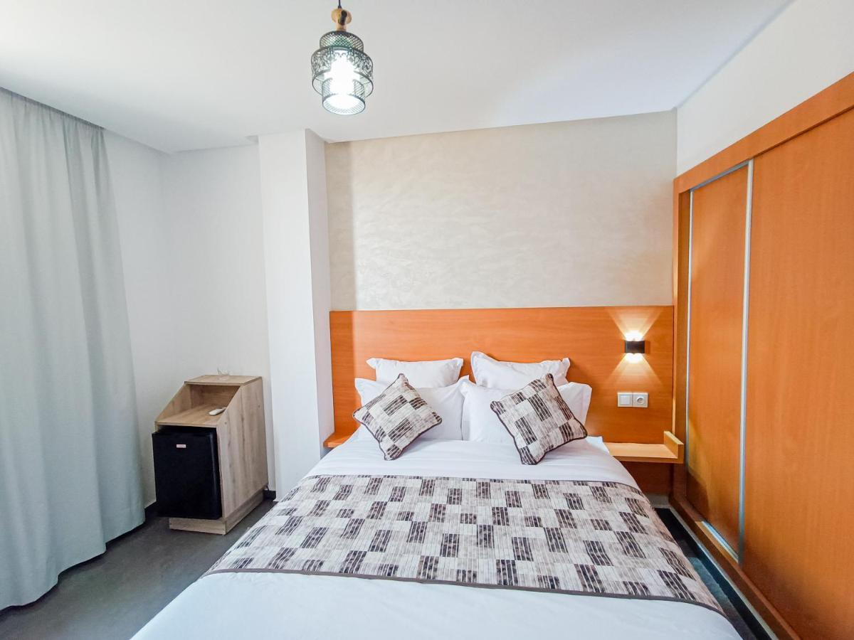 Hotel SunSet Beni Mellal Bagian luar foto
