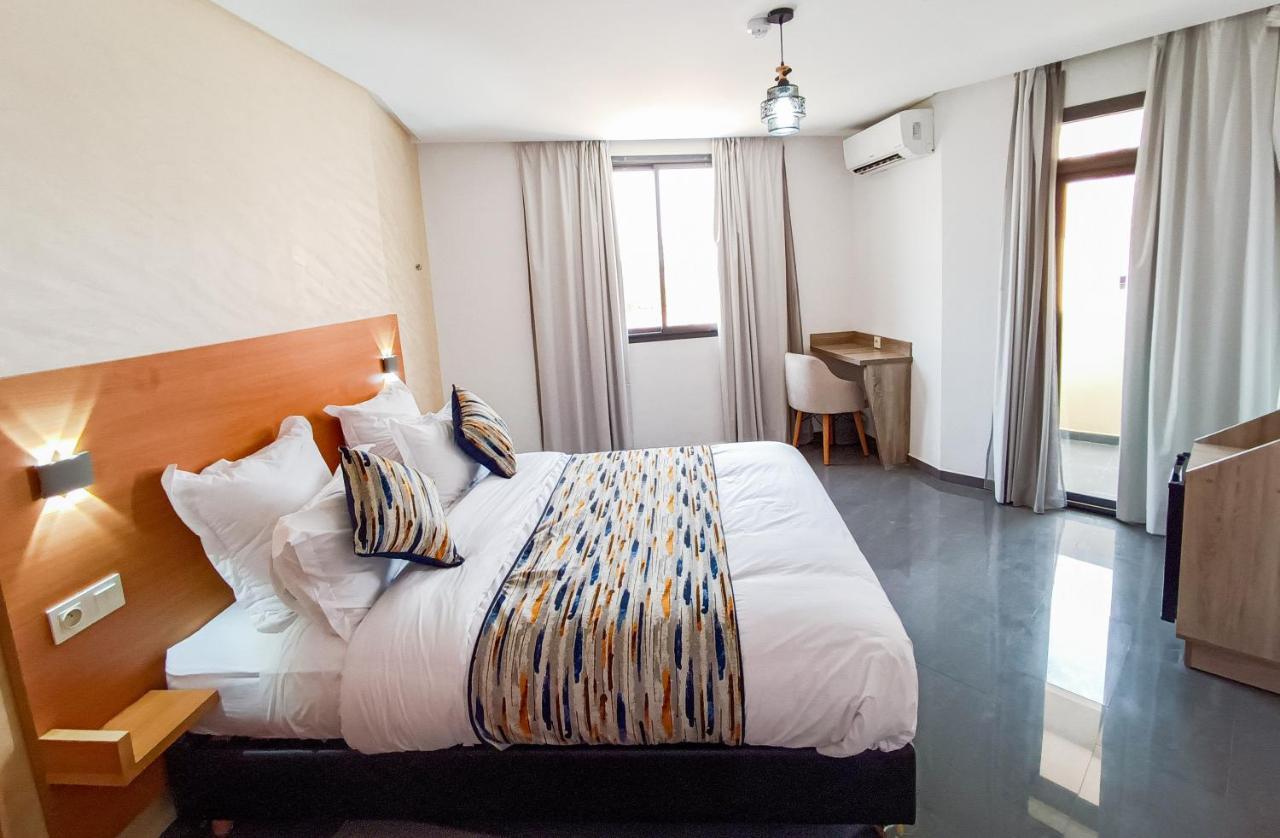 Hotel SunSet Beni Mellal Bagian luar foto