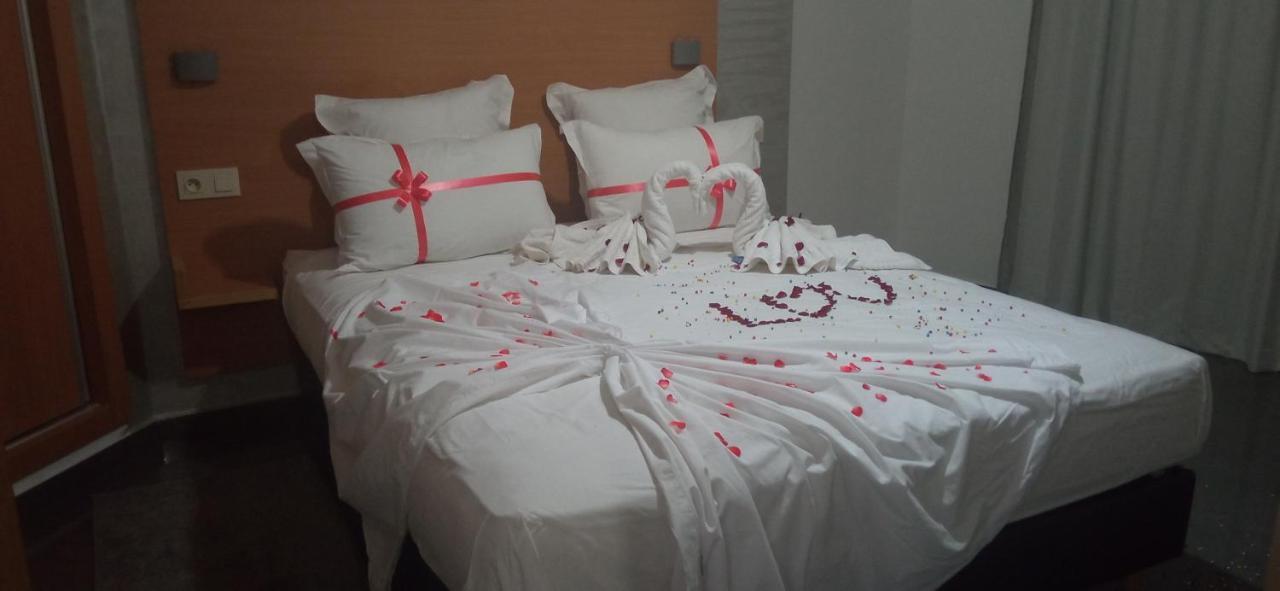 Hotel SunSet Beni Mellal Bagian luar foto
