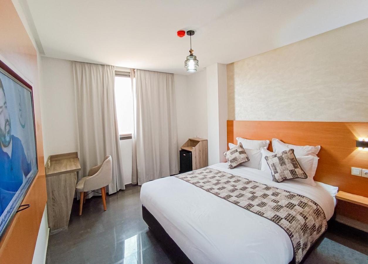 Hotel SunSet Beni Mellal Bagian luar foto